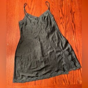 Victoria’s Secret slip; medium